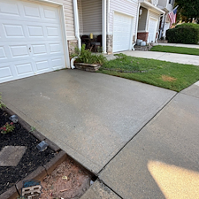 Driveway-Cleaning-in-Flowery-Branch-GA 0